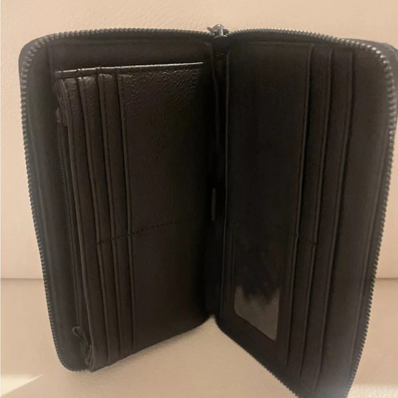 Steve Madden Black wallet wristlet - Picture 8 of 8